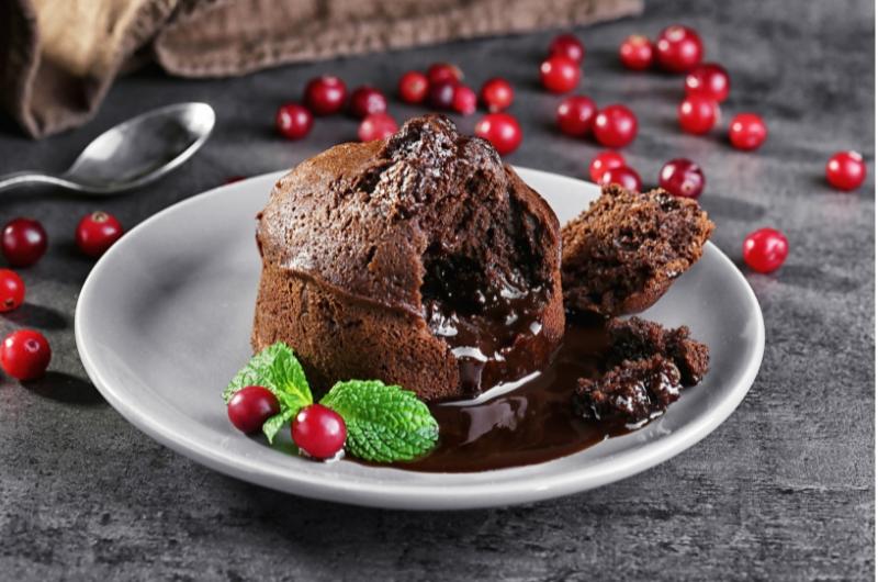 Lava Muffins: Dva čokoládové dezerty v jednom. Hotové za 10 minut a bez chyby!
