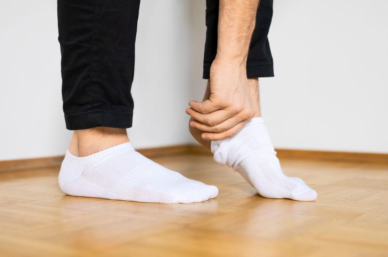 Špinavé ponožky? Stačí je namočit do této směsi a budou jako nové!