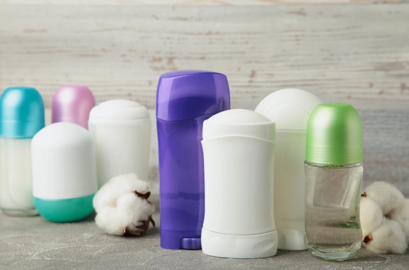 Deodorant vs. antiperspirant: Který z nich škodí vašemu tělu víc?