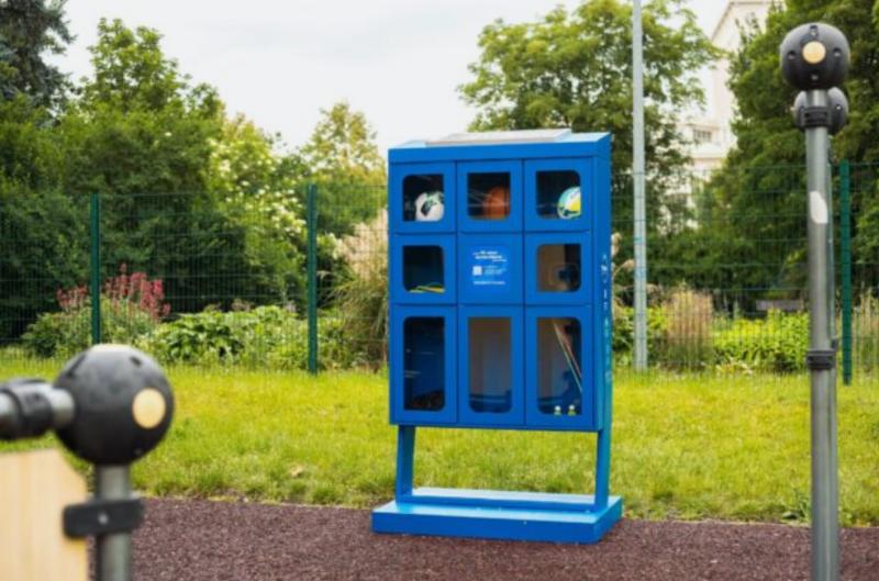 Decathlon zpřístupňuje sportovní vybavení v parcích díky chytrým skříňkám YourLox