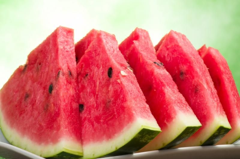 Zapomeňte na ťukání! Tyto 3 triky vám pomohou vybrat nejsladší meloun