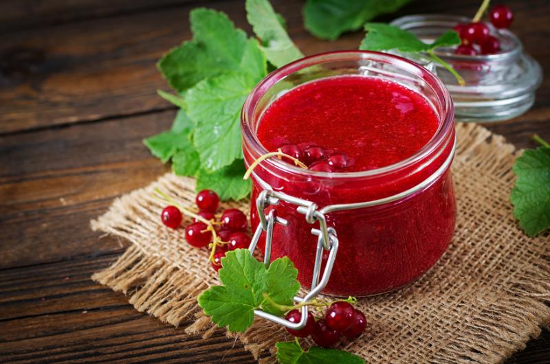 Domácí rybízový džem bez zavařovacího stresu: Potřebujete jen 2 suroviny!