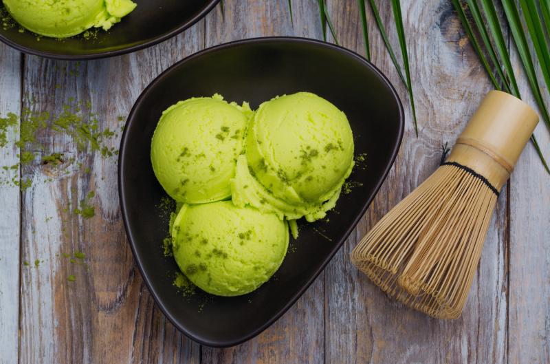 Mátová matcha zmrzlina s kakaovými boby: Osvěžte se zdravě a bez výčitek