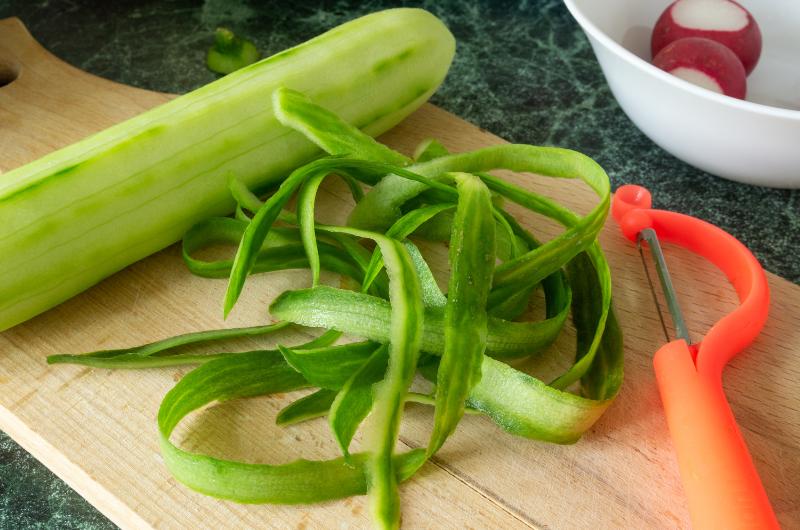 Proč slupku okurky nikdy nevyhazovat: Výživná a praktická pomocnice v domácnosti