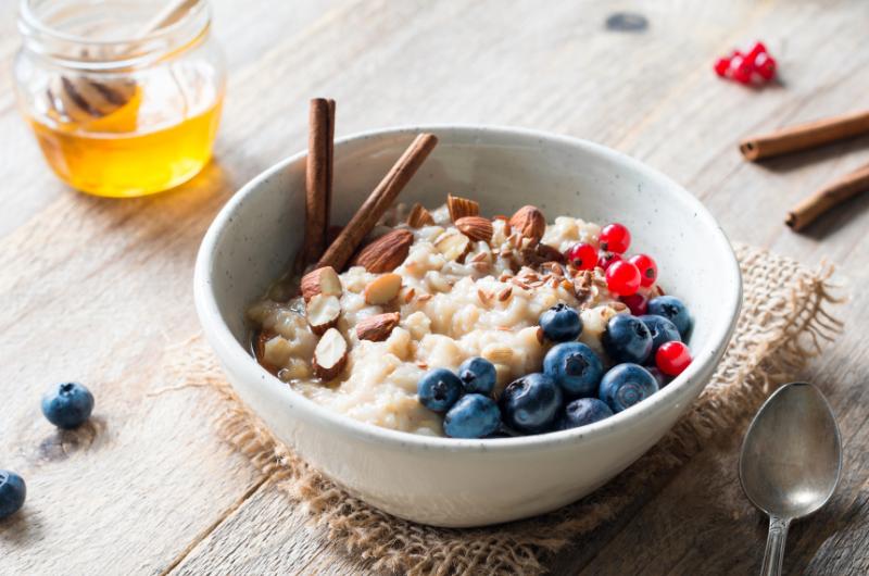 Ovesné vločky a hubnutí: Jak je připravit, aby opravdu fungovaly