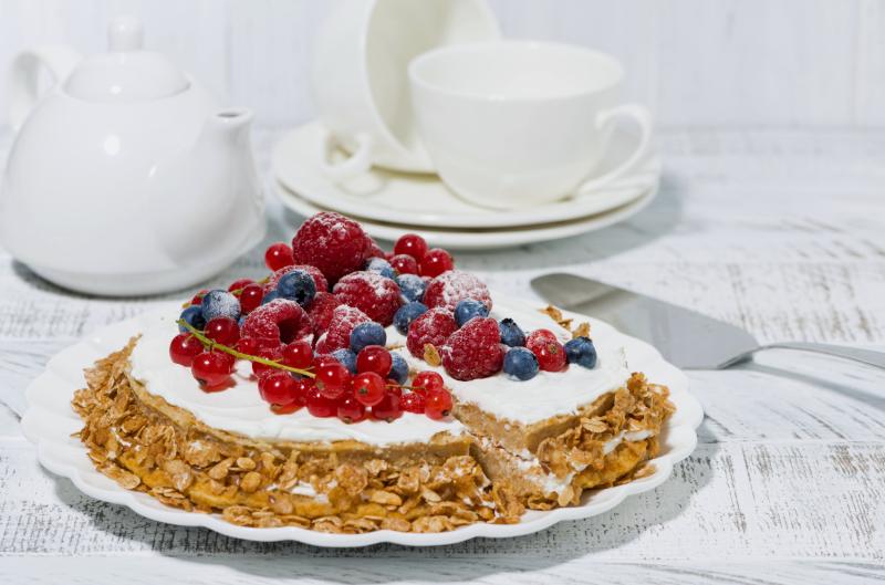 Vločkový koláč s ostružinami: Recept na zdravější a vláčný dezert