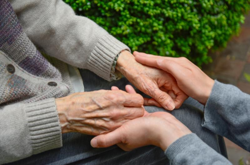 106 let a bez léků: Brit přísahá na vanilkový pudink, jí ho každý den