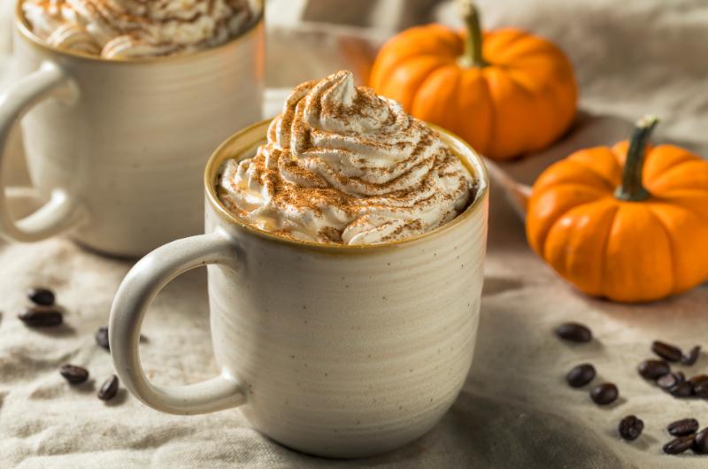 Dýňové latté jako z kavárny: Snadný recept, který zvládnete doma