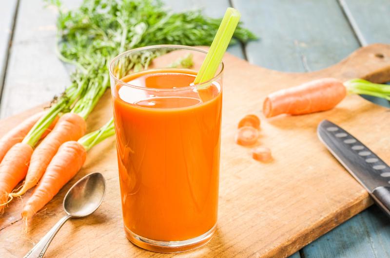 Ranní nápoj, který čistí játra a spaluje tuky. Stačí sklenice denně