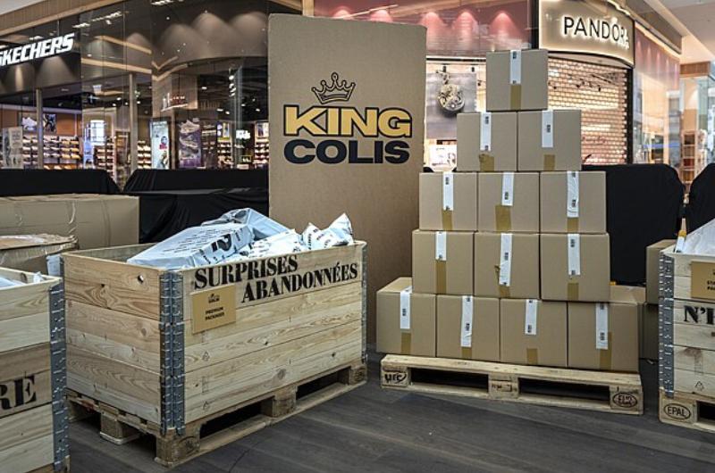 Fronty, chaos a balíky naslepo: Fenomén King Colis dorazil do Prahy. Co lidé opravdu našli?