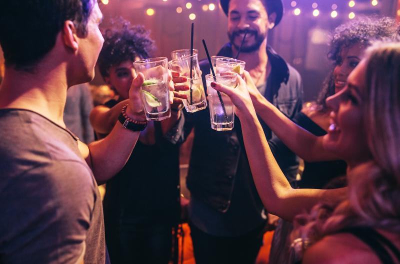 Co se stane s játry, když pijete alkohol jen o víkendu? Tohle většina lidí netuší