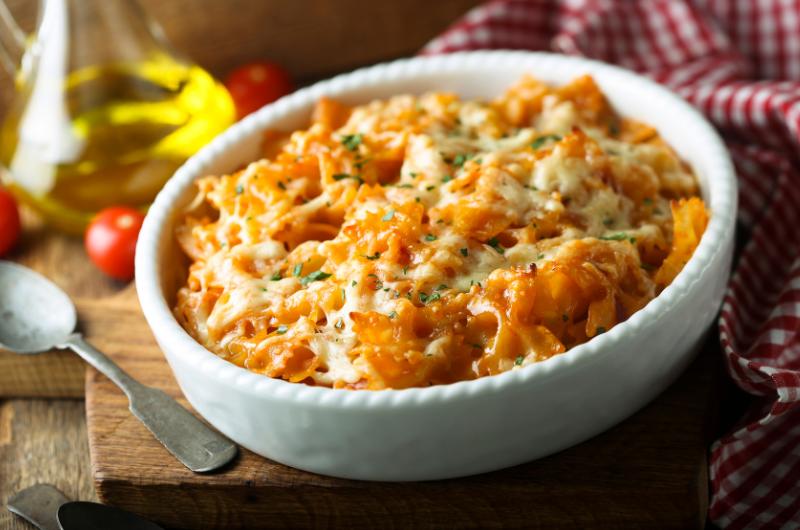 Může být něco lepšího než sýr a slanina? Tato zapečená specialita se vždy povede a ohromí i náročné gurmány