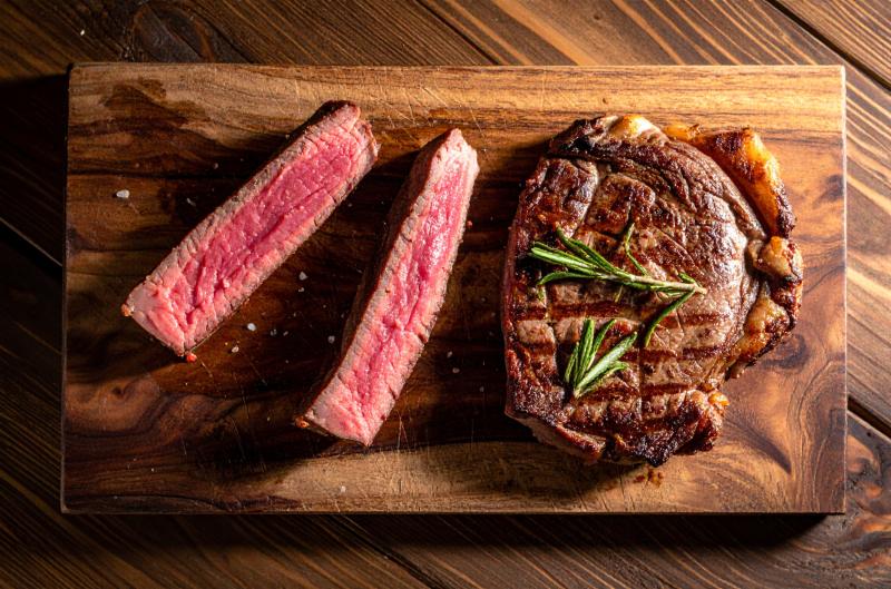 Proč je váš steak tuhý jako podrážka? Tuhle chybu dělá skoro každý