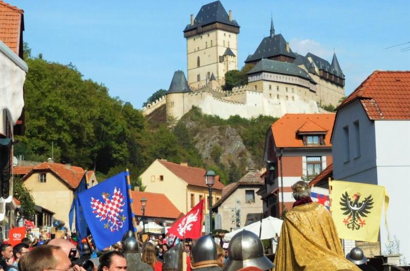 Karlštejnské vinobraní 2026 začíná už v sobotu 26.9. Kolik stojí vstup a co vás čeká?