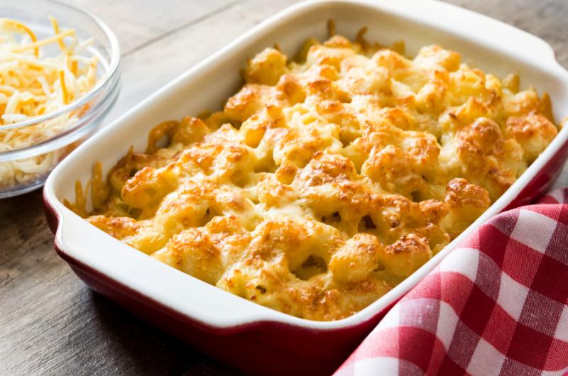 Zapečené těstoviny se šunkou a sýrem: Rychlý recept z pár surovin, který zachrání večeři