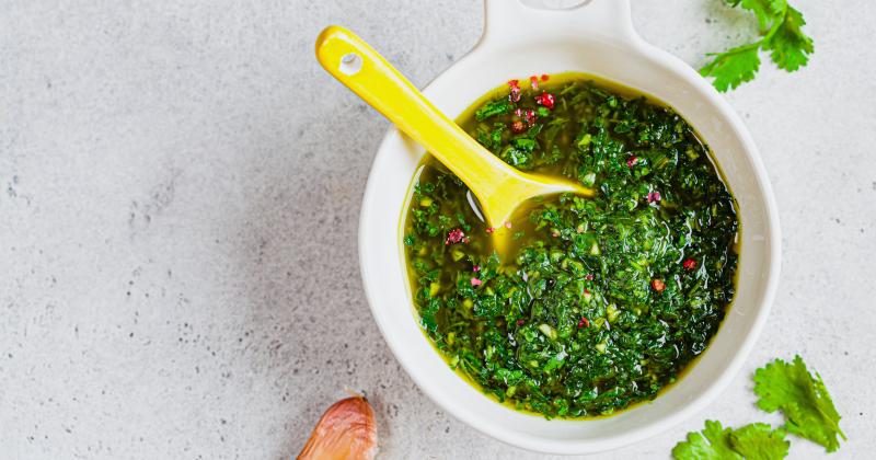 Chimichurri s koriandrem: Rychlá omáčka, která rozzáří každé letní grilování