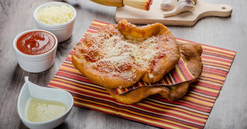 Jogurtové mini langoše bez kynutí: Večeře hotová za 30 minut