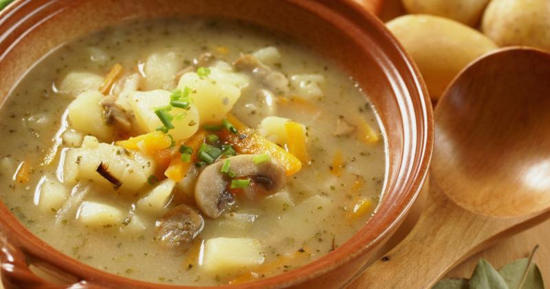 Recept na bramboračku: Klasická a poctivá polévka jako od babičky
