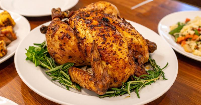 Jak udělat kuře, které chutná jako pečená kachna? Tajemství českých kuchařek
