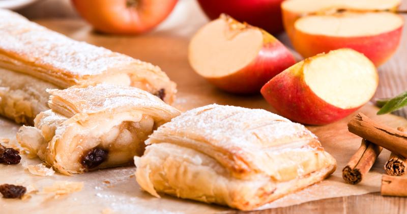 Štrúdl z listového těsta: Tajné triky, díky kterým zůstane krásně křupavý