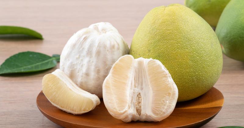 Jak správně jíst pomelo: Vyhněte se hořké chuti a vytěžte z něj maximum