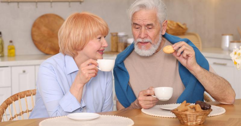 Ráno začíná chybou: Tato snídaně po šedesátce ničí trávení i náladu