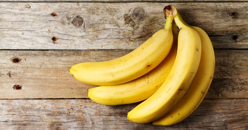 Banán jako zdravá svačina? U některých lidí spustí nečekanou reakci těla