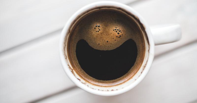 7 svačin, které vám dodají energii víc než káva. Tělo na ně reaguje jinak, než čekáte