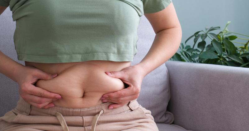 Tuk na břiše se netvoří náhodou. Tělo reaguje jinak, než si většina lidí myslí