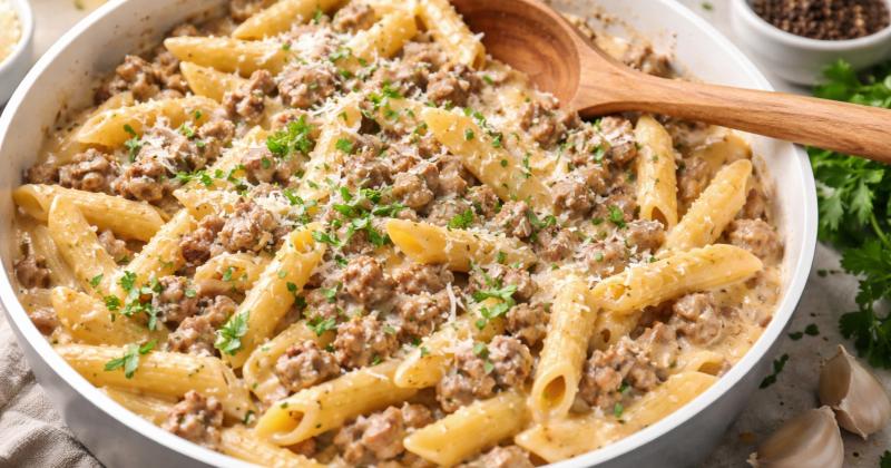 Těstoviny s mletým masem a smetanovou omáčkou: Krémová klasika na všední den