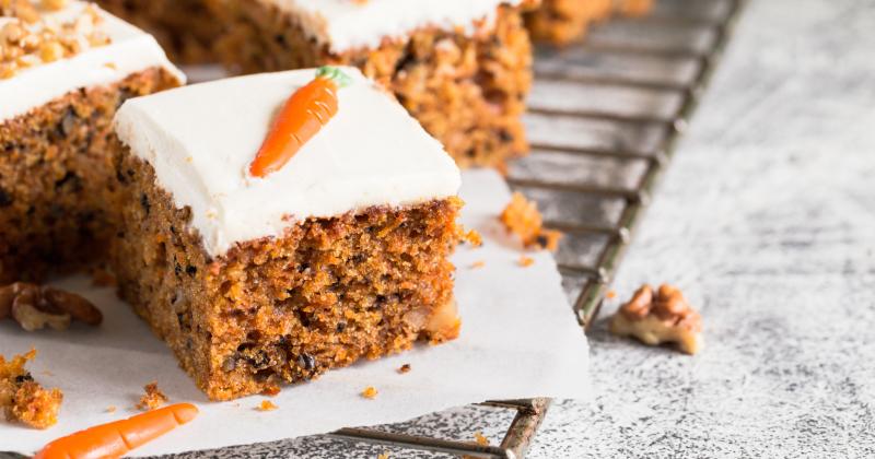 Hrníčkový mrkvový dort na plech: Tenhle recept zvládnete bez váhy a vždy se povede