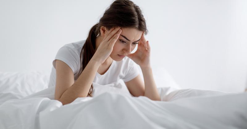 Budíte se unavení a přibíráte? Možná za tím stojí tichý stresový režim těla