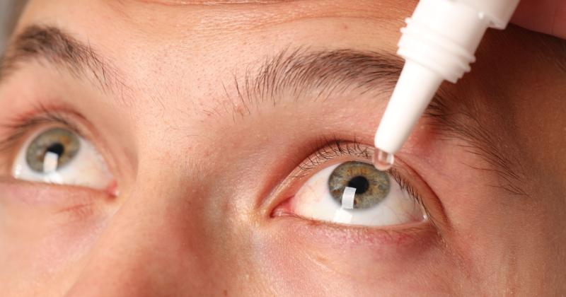 Zelený zákal začíná tiše. Těchto 7 příznaků lidé nejčastěji přehlédnou