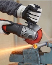 BLACK+DECKER ÚHLOVÁ BRUSKA BEG220-QS
