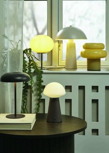 1) Lampa na baterie MARINUS