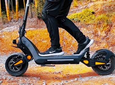 Koloběžka elektrická / elektrokoloběžka Aroso DT06 Double - 2 motory 3800W / Li-Ion aku 60V 23.4Ah / odpružená / černá