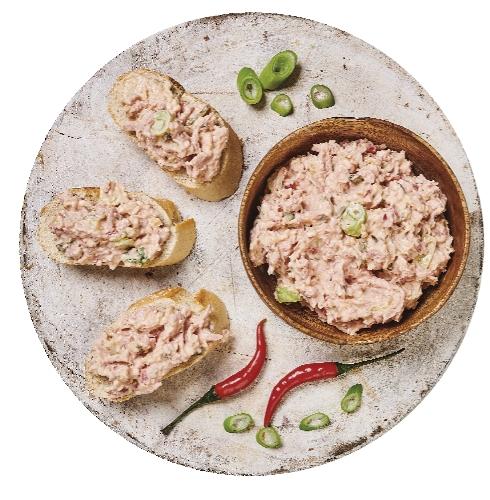 Salámová pomazánka s chilli a jarní cibulkou