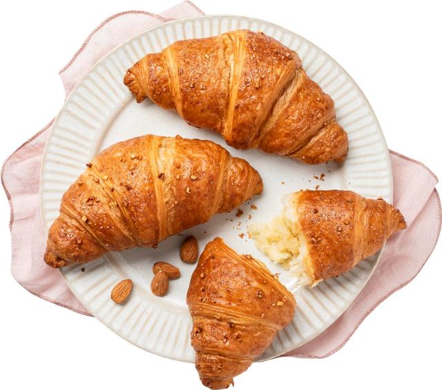 Máslový croissant s mandlovou náplní