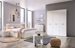 1: Ložnice - komoda