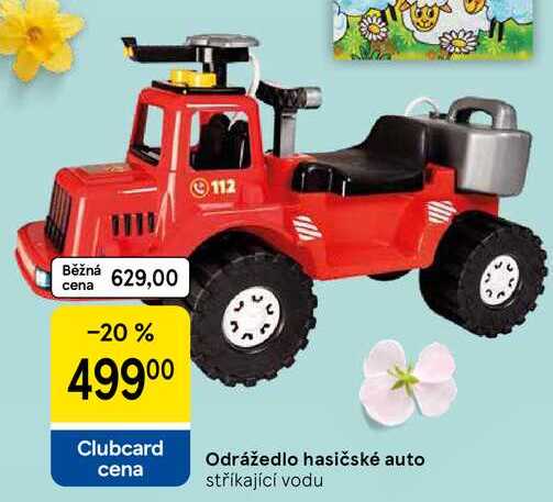 Odrážedlo hasičské auto stříkající vodu